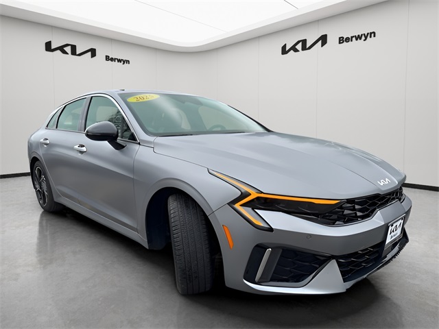 Vehicle image 6 of 18