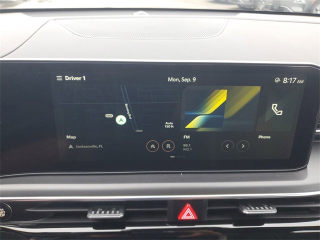 Vehicle image 15 of 28