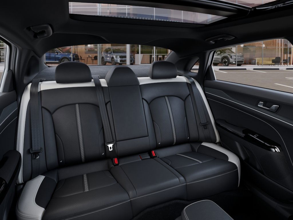 Vehicle image 18 of 27