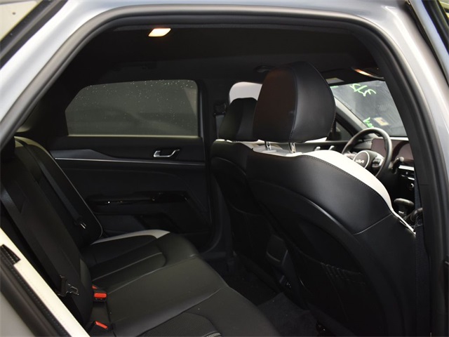 Vehicle image 29 of 49
