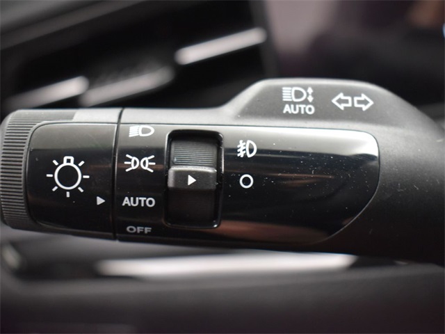 Vehicle image 47 of 49