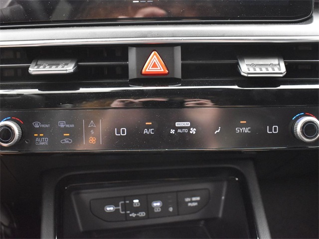 Vehicle image 38 of 49