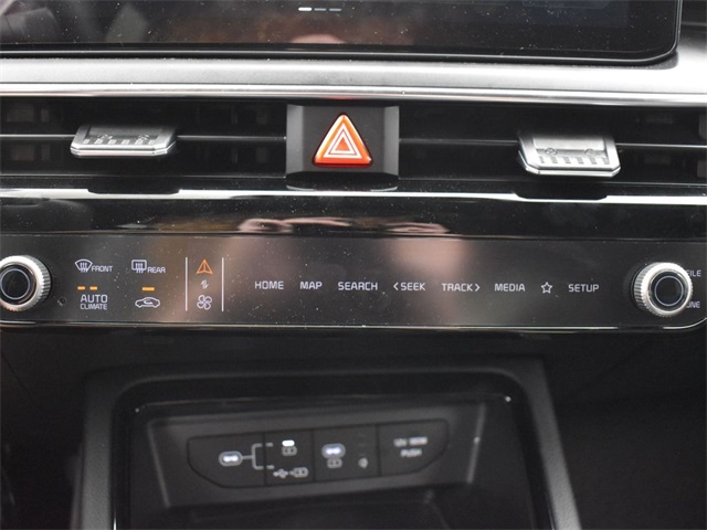 Vehicle image 37 of 49