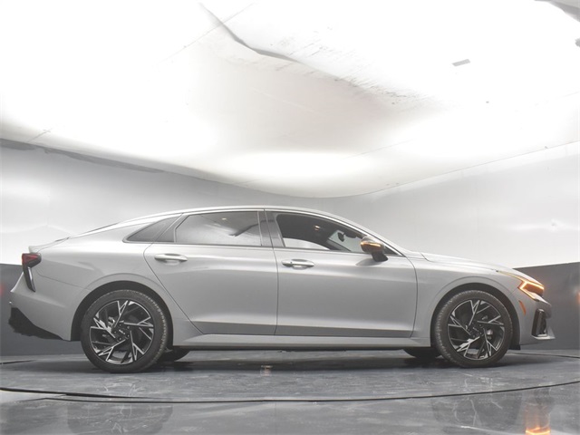Vehicle image 13 of 49