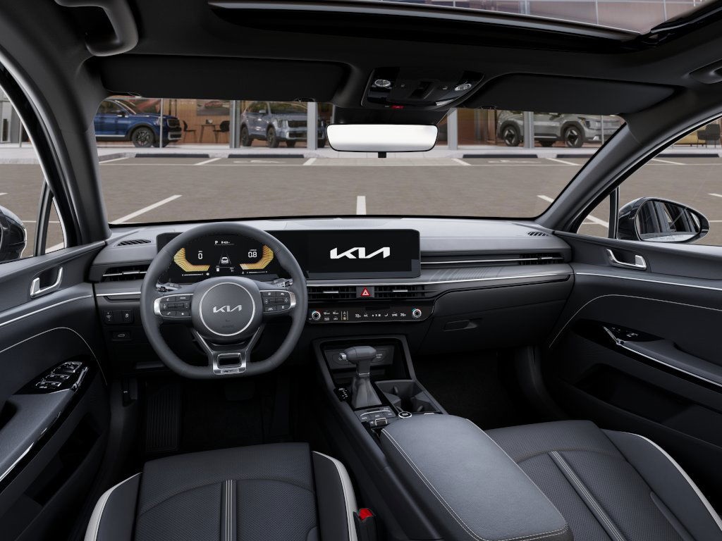 Vehicle image 14 of 27