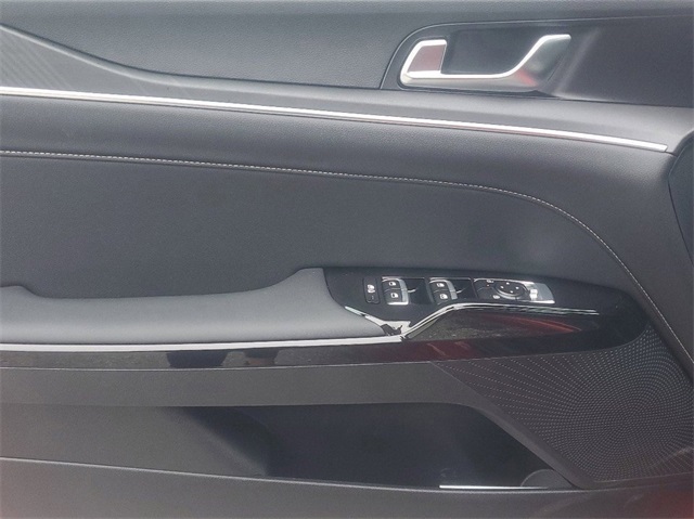 Vehicle image 5 of 28