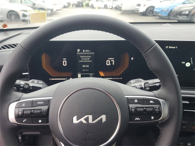 Vehicle image 13 of 28