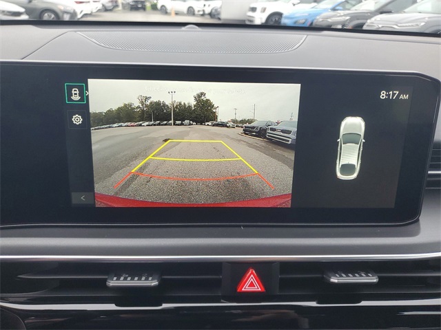 Vehicle image 16 of 28