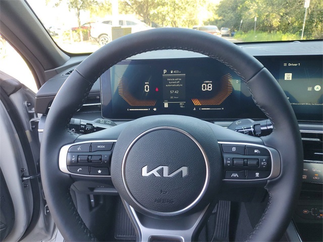 Vehicle image 13 of 33