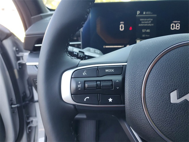 Vehicle image 11 of 33