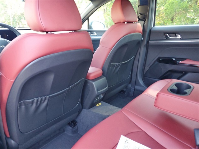 Vehicle image 24 of 33