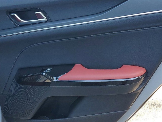 Vehicle image 29 of 33