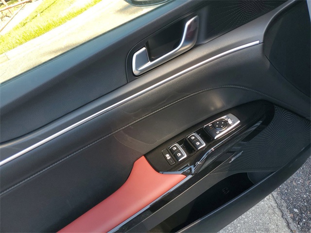 Vehicle image 6 of 33