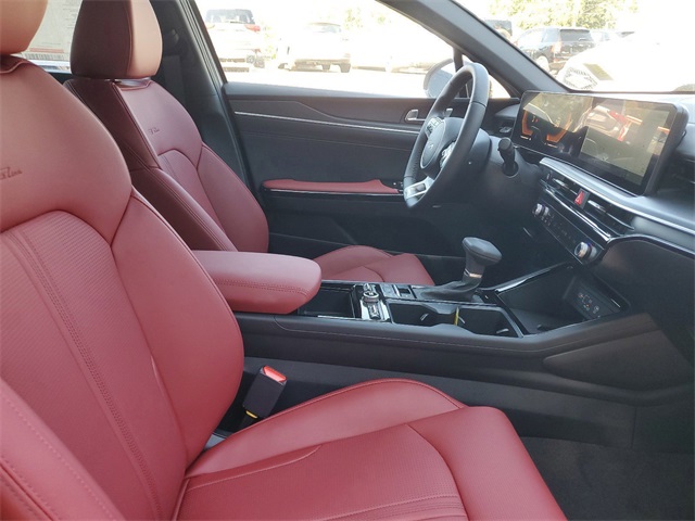 Vehicle image 31 of 33