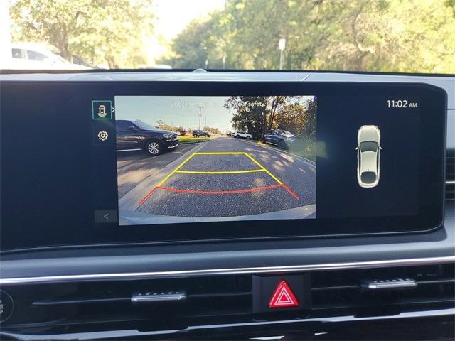 Vehicle image 17 of 33