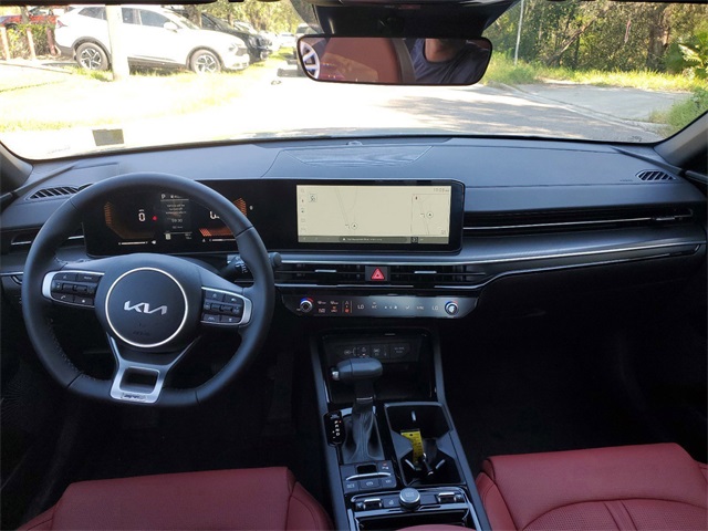 Vehicle image 22 of 33