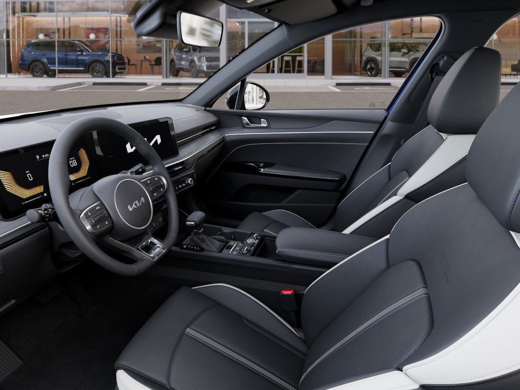 Vehicle image 17 of 27