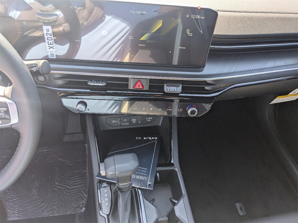 Vehicle image 11 of 25