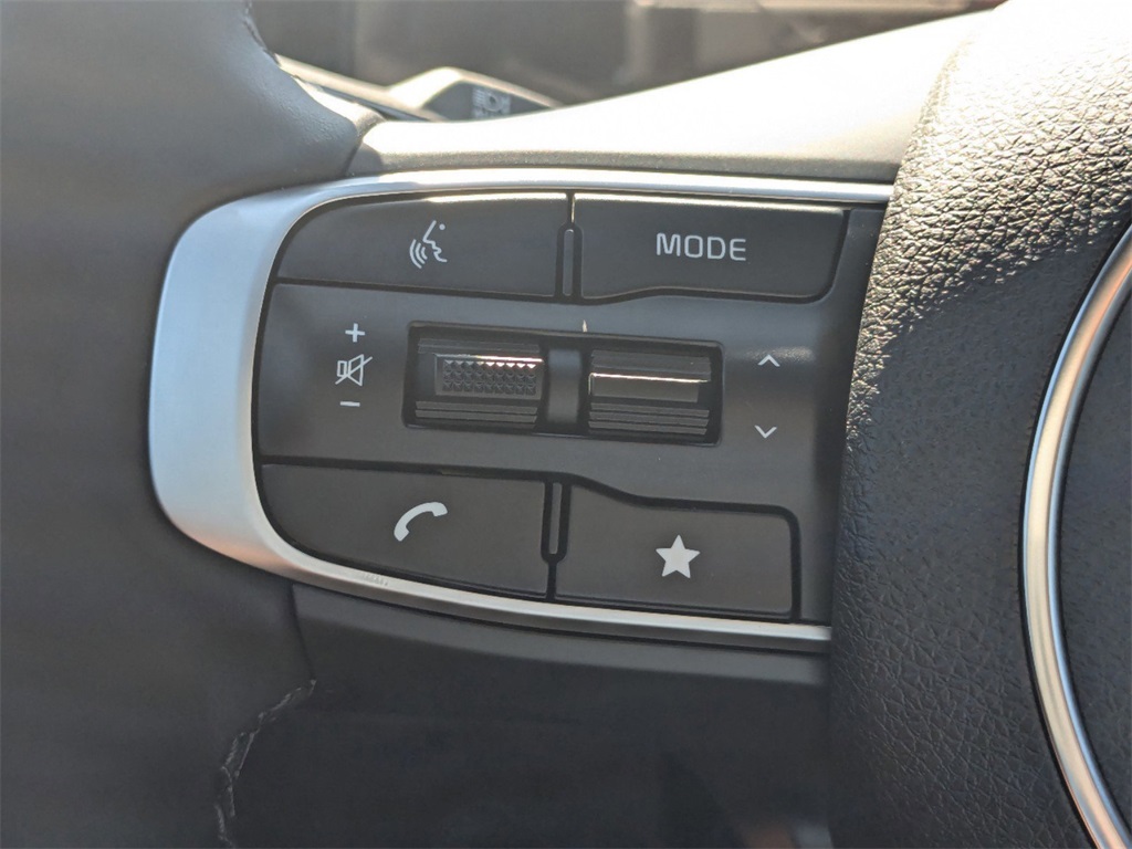 Vehicle image 19 of 25