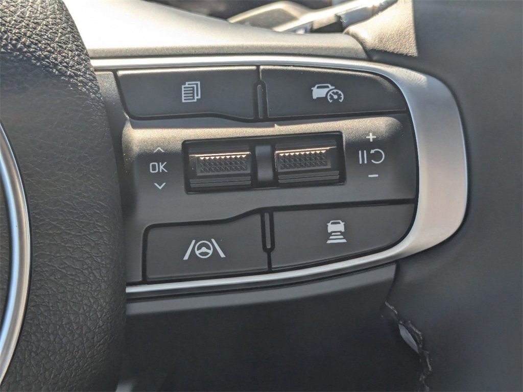 Vehicle image 20 of 25