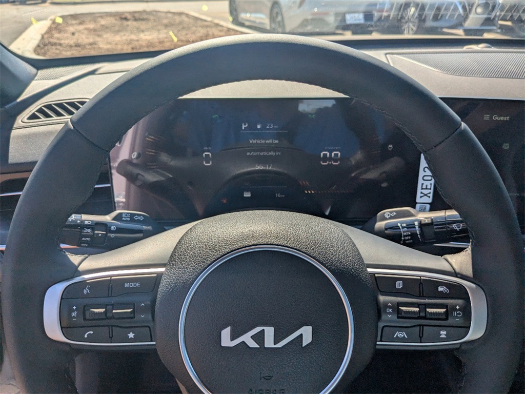 Vehicle image 12 of 25
