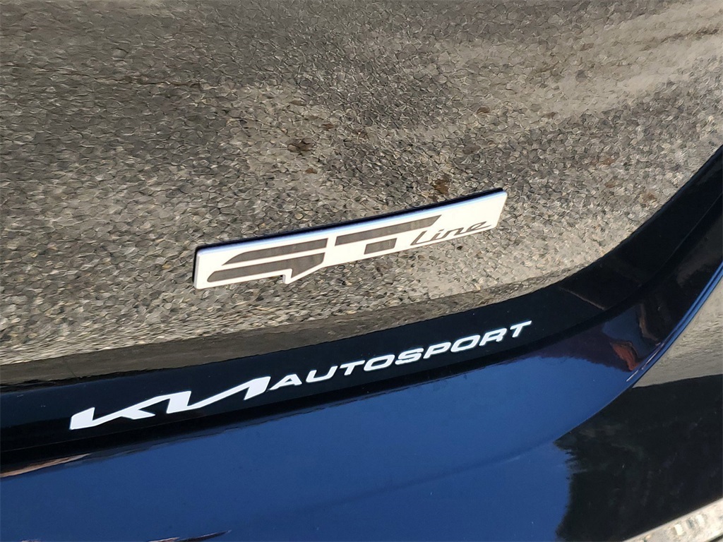 Vehicle image 8 of 25