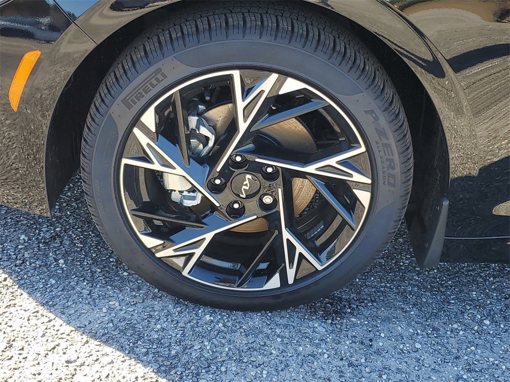 Vehicle image 5 of 25