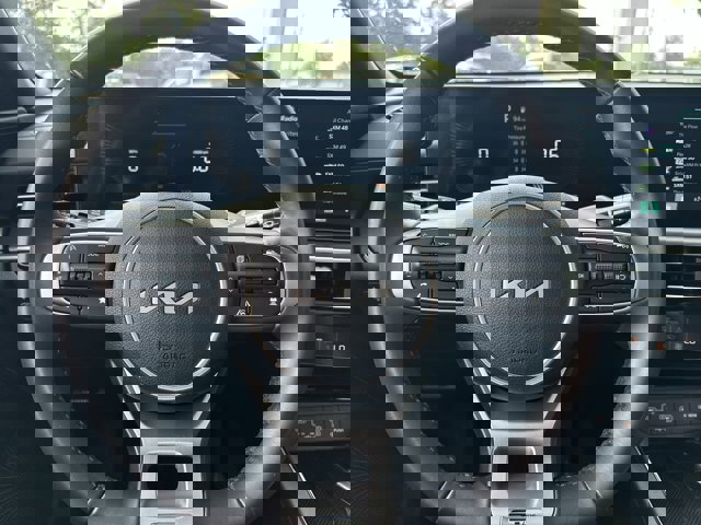 Vehicle image 14 of 26