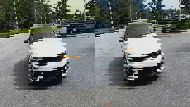 Vehicle image 6 of 26