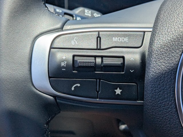 Vehicle image 26 of 31