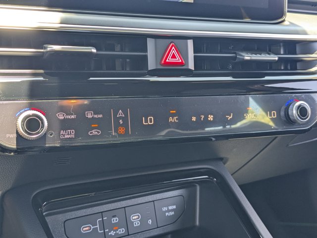 Vehicle image 22 of 31