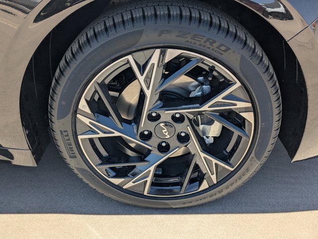 Vehicle image 8 of 31