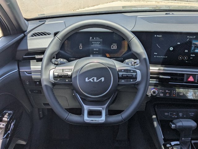 Vehicle image 17 of 31