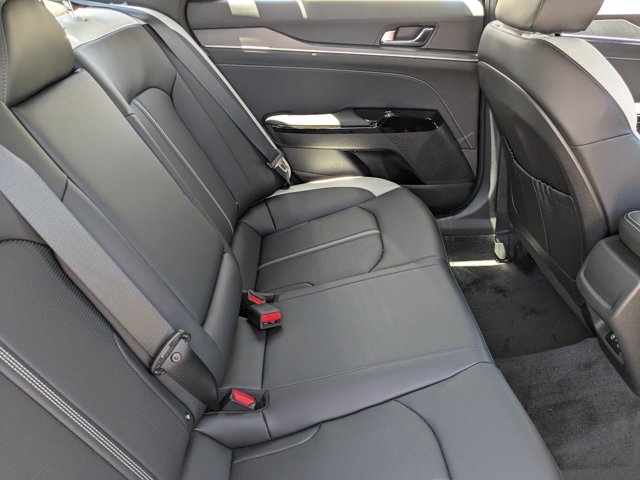 Vehicle image 9 of 31