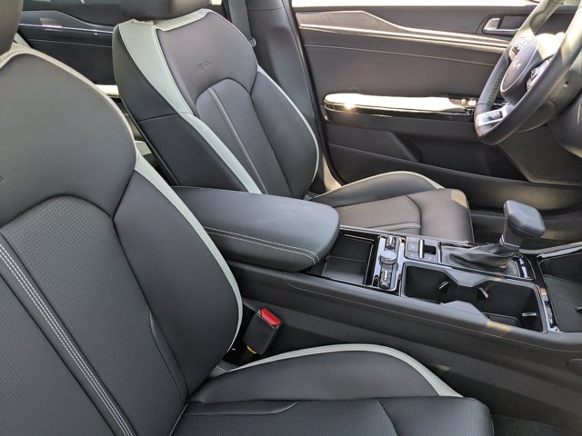 Vehicle image 11 of 31