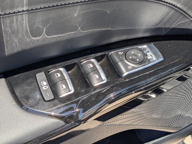 Vehicle image 27 of 31