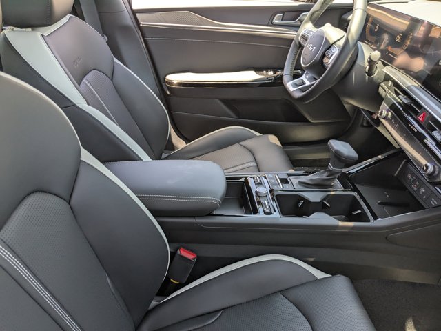 Vehicle image 13 of 31