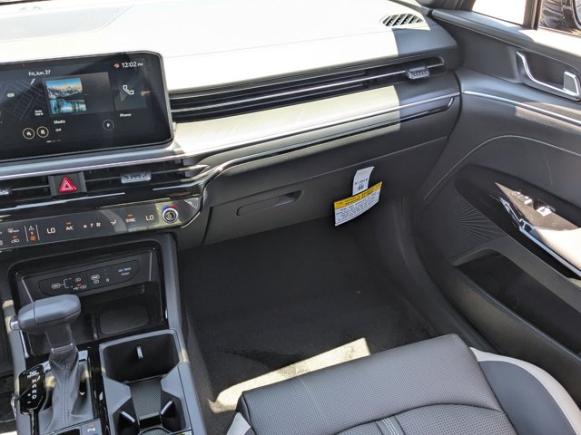 Vehicle image 28 of 31