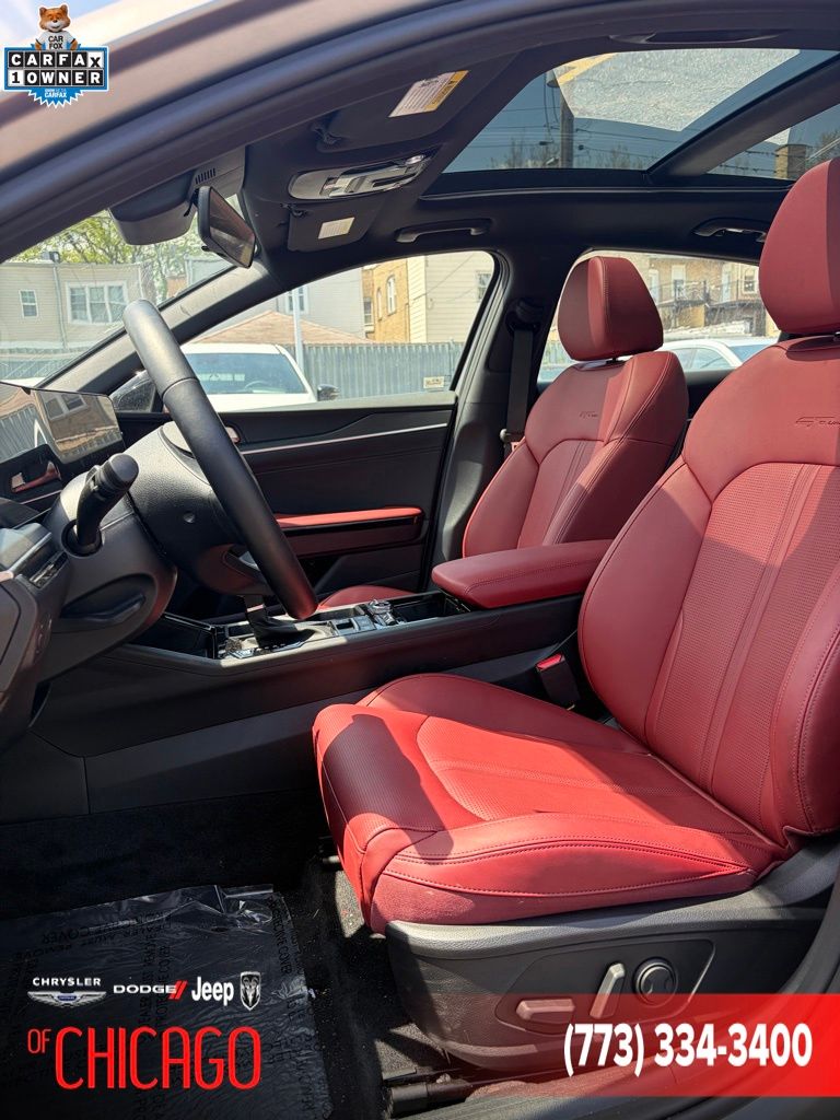 2025 Kia K5 GT-Line Image 2 of 6