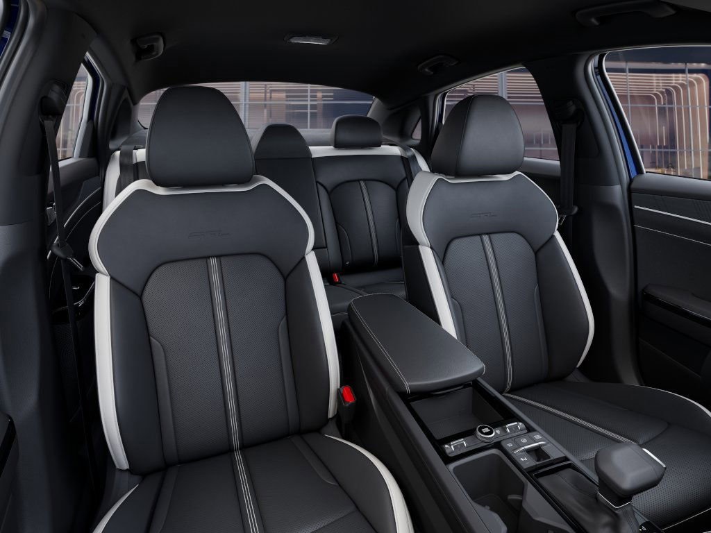 Vehicle image 15 of 27