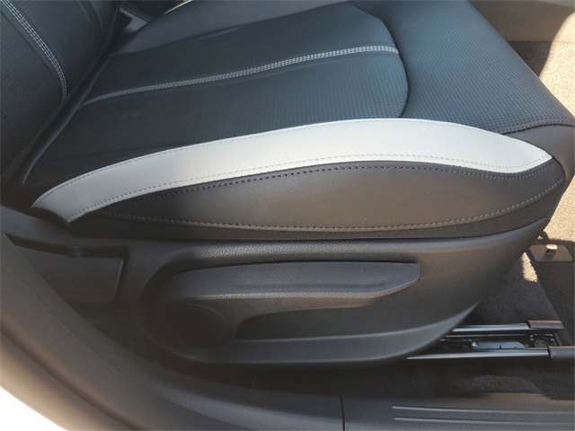 Vehicle image 29 of 30