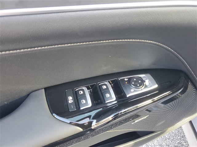 Vehicle image 6 of 30