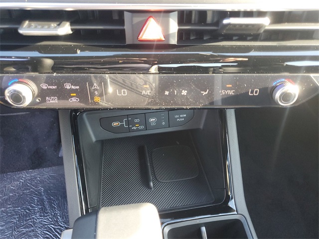 Vehicle image 17 of 30