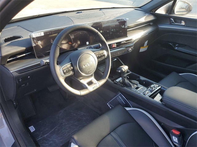 Vehicle image 7 of 30