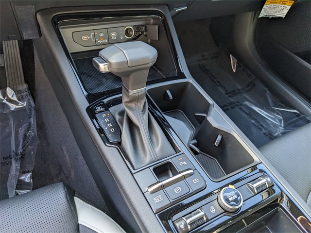 Vehicle image 16 of 22