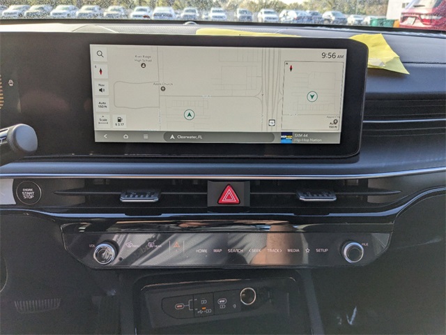 Vehicle image 15 of 22