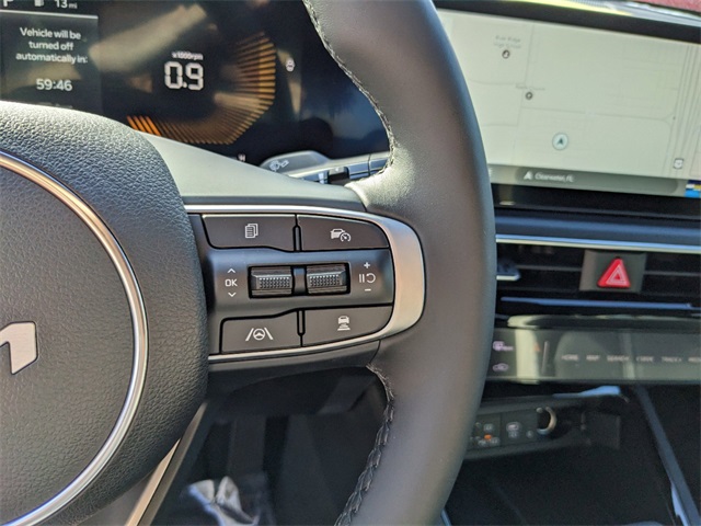 Vehicle image 13 of 22