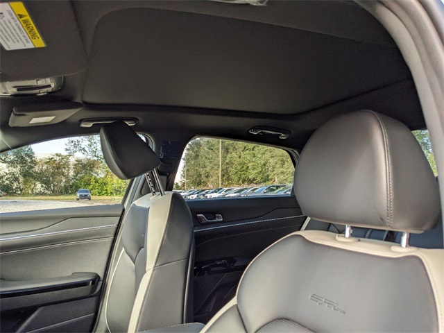 Vehicle image 7 of 22