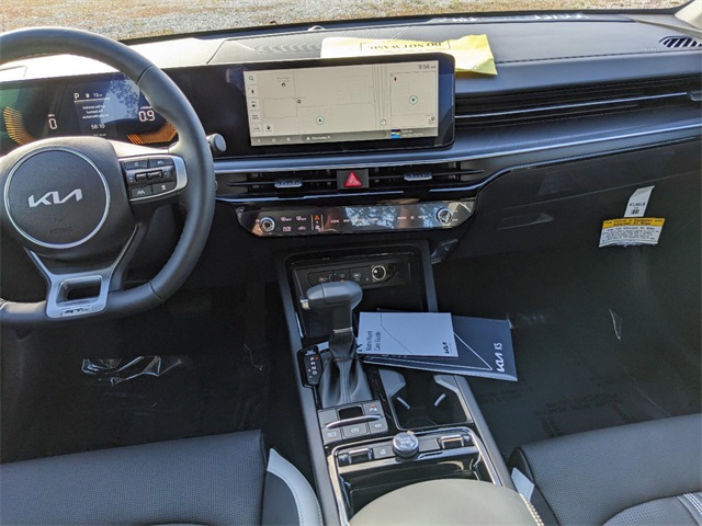 Vehicle image 9 of 22