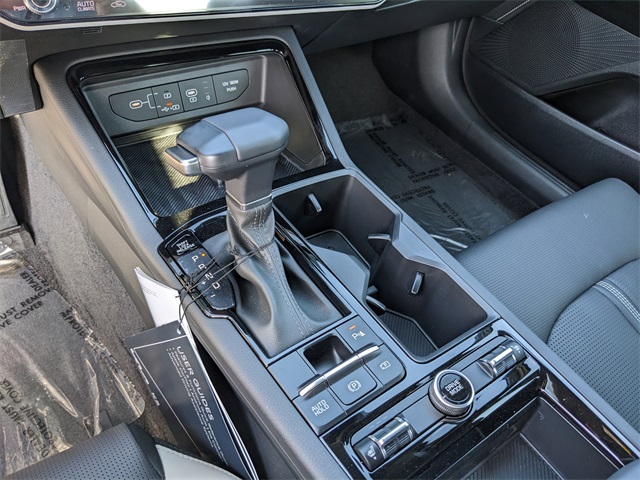 Vehicle image 17 of 23